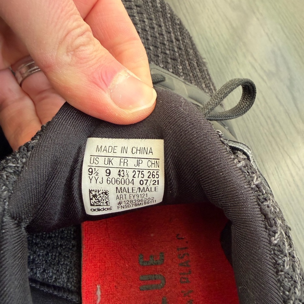 Adidas Men's Ultraboost DNA 4.0 Triple Black Shoes - Picture 8 of 9